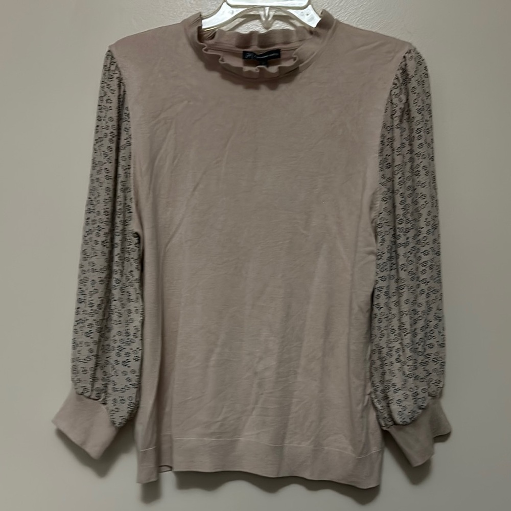 New Adrianna Papell Elegant Beige Sweater with Patterned Sleeves Size Large